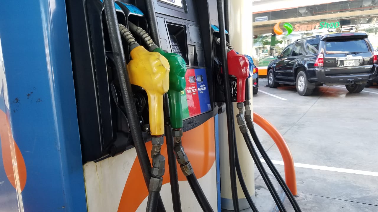 Aumentan RD$3.50 a precio de la gasolina regular y RD$5.00 al GLP - Z 101  Digital