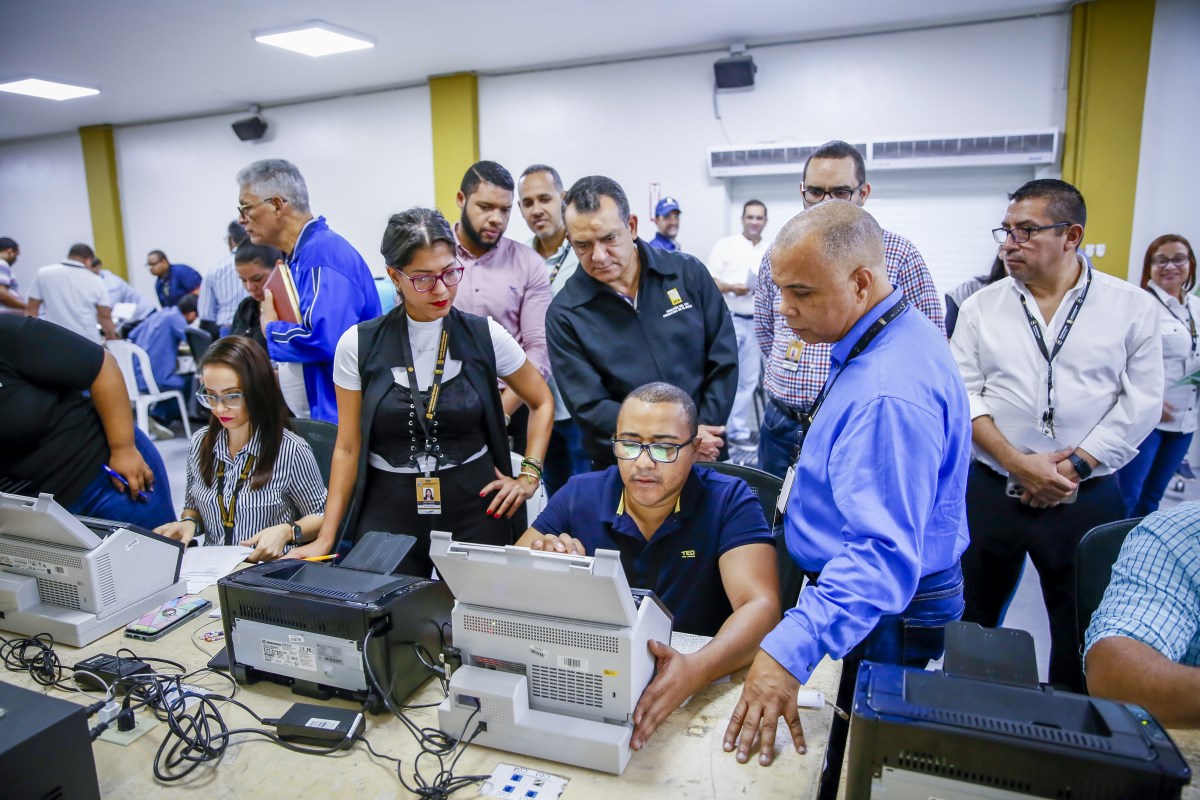 JCE realiza la primera prueba local del cómputo electoral Z 101 Digital