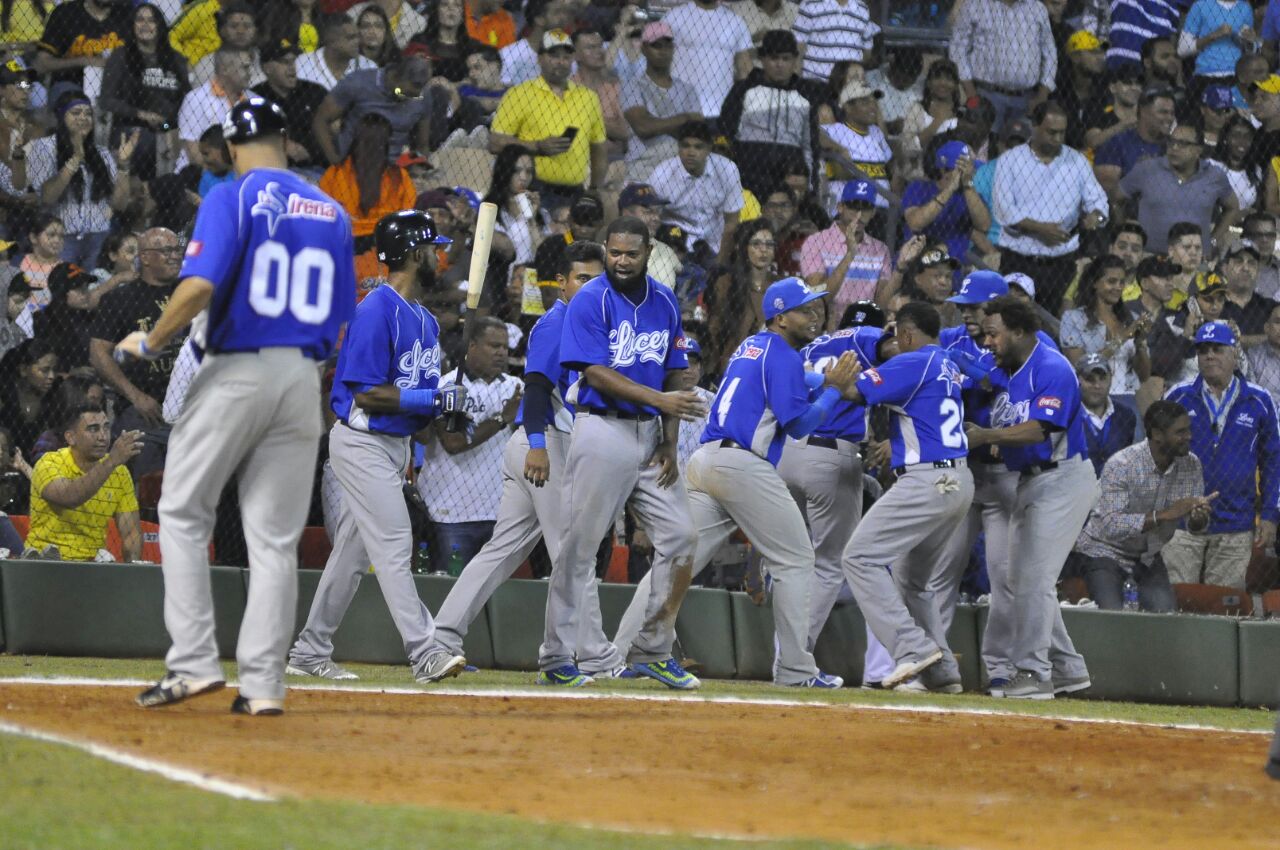 Licey se recupera y gana su tercer juego al hilo; Águilas y Estrellas  vencen - Z 101 Digital