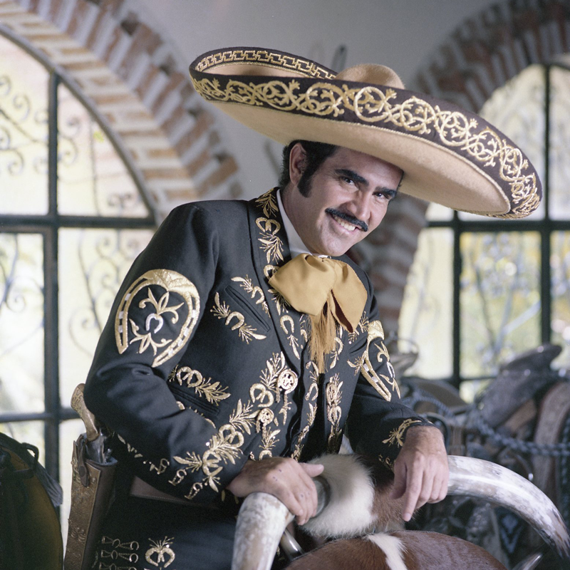 Vicente Fernández cumple 80 años alejado de los escenarios ...