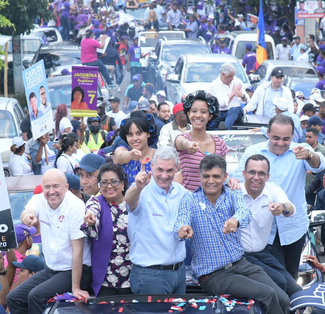 Francisco Pe a y Gonzalo Castillo encabezan caravana en SD Oeste