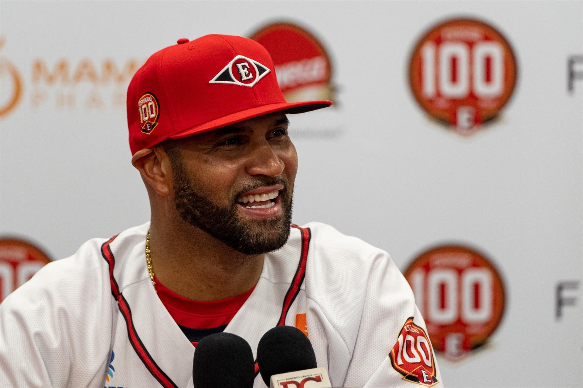 Escogido oficializa a Albert Pujols como su nuevo dirigente - Z 101 Digital